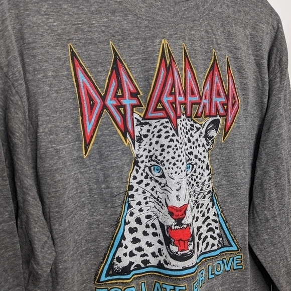 DAYDREAMER Def Leppard Too Late For Love Long Sleeve Crop Graphic Tee Gray - Picture 5 of 6